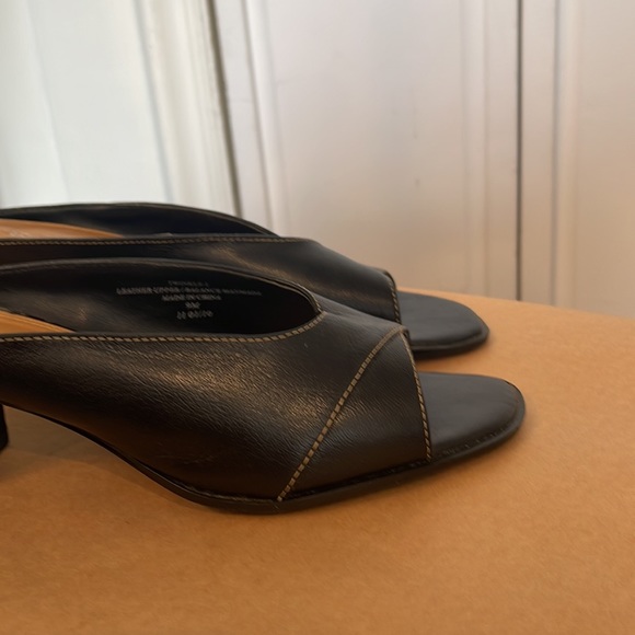 “Liz Claiborne”, black leather mule heels, size 9, barely worn. Chic! - Picture 7 of 8